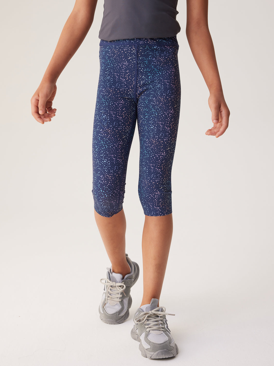 Capris hasta la rodilla con estampado ventoso